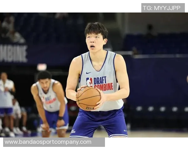 杨瀚森谈球队增重要求：我自然发展觉得自己挺好