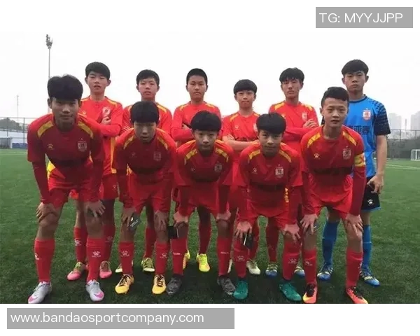 上海海港U15队在青少年精英联赛第二阶段以3比0战胜北京国安U15队展现强劲实力