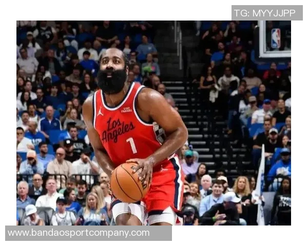 哈登36岁仍为快船拼搏艰难前行是否注定一生如牛马般辛苦 哈登36岁仍为快船拼搏艰难前行是否注定一生如牛马般辛苦