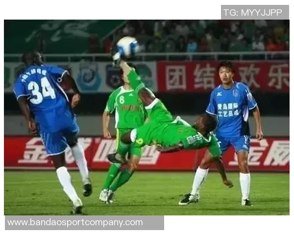 张玉宁呼吁理性对待球员表现球迷情绪发泄应有度