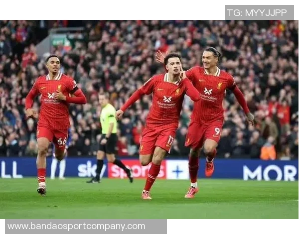 蓝军逆转曼城升至第二名下轮对决枪手周中挑战巴萨与拜仁