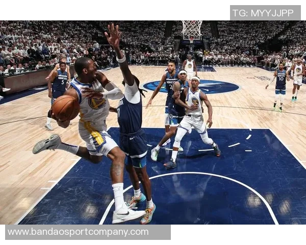 巴特勒称赞库明加自信满满犯错无妨重在倾听与成长