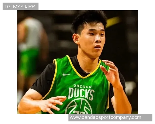 林葳脑后传球技惊四座德米尔接球轻松得分展现默契配合