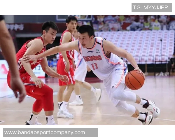 四川球员左朕年强调体测重要性努力做好本职工作是首要任务