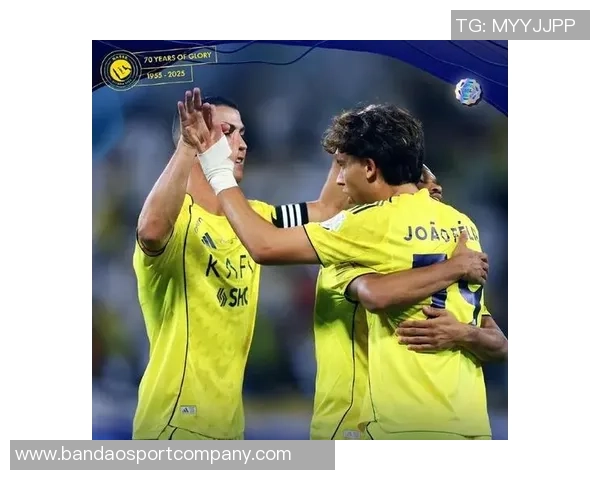 菲利克斯头球破门助利雅得胜利领先对手一球展现自信风采