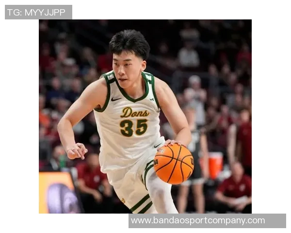 王俊杰连续第二场得分上双展现出色状态贡献10分3篮板1助攻