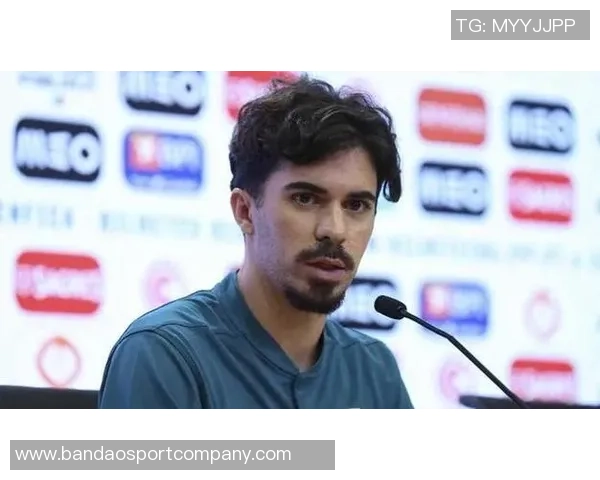 巴黎队史最佳中场评选揭晓七名候选人包括维蒂尼亚与维拉蒂