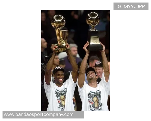 米兰庆祝范巴斯滕61岁生日回顾其辉煌生涯数据与成就