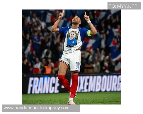 拉莫斯祝贺姆巴佩称其为第一兄弟展现深厚情谊