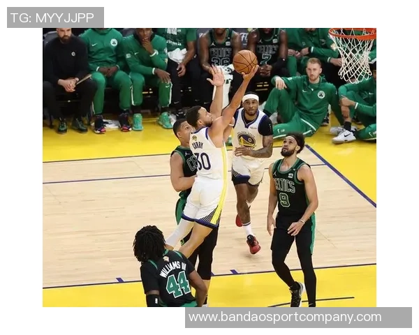 迈克布朗在勇士拓展进攻理念但坚实防守基础依然不可或缺