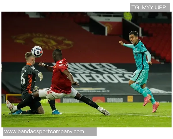 卡拉布里亚欧联赛场精彩进球技巧与速度完美结合撼动对手防线