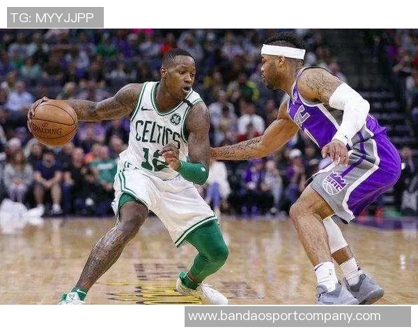 多支球队密切关注特雷杨动态包括雄鹿森林狼和快船等队