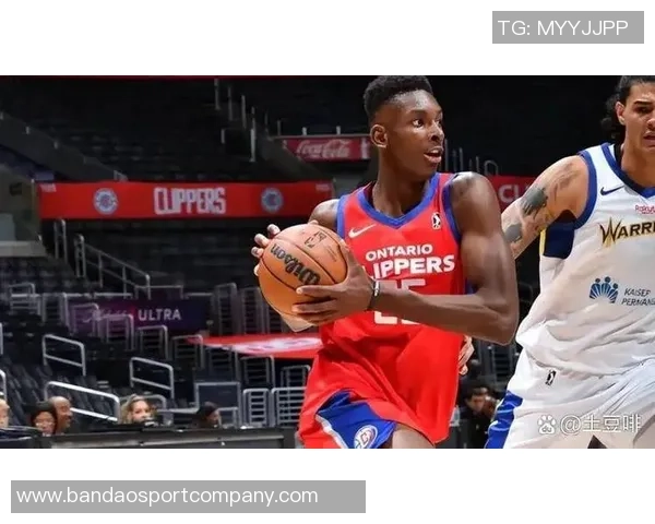 德里克琼斯自信称与科林斯是联盟弹跳力最强组合的事实分享